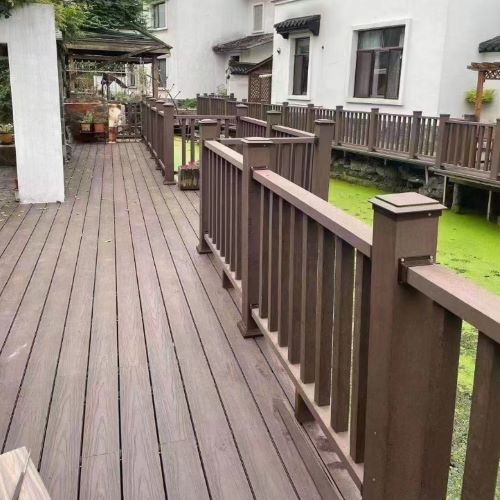 洛阳木塑地板工程|洛阳木地板结构简单,质地自然,洛阳庭院别墅小院木塑平台露台安装工程