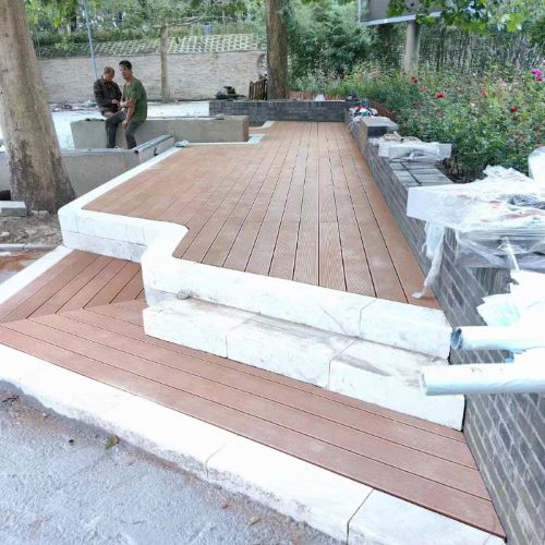 洛阳庭院木塑地板施工|洛阳户外地板性价比高强度大，适用于各种私人庭院、露台、阳台